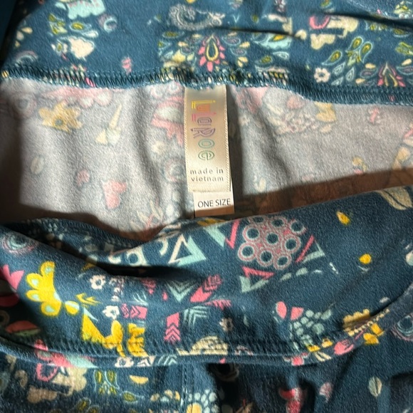 Lularoe leggings. One size. Very soft!! Cute pattern. - Picture 1 of 4